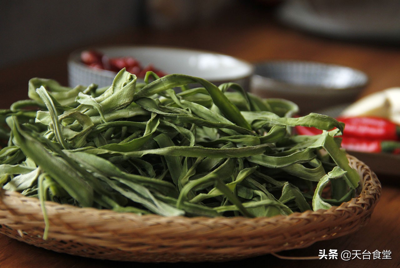 学会这道凉拌贡菜，我相信其它凉拌菜都不在话下了