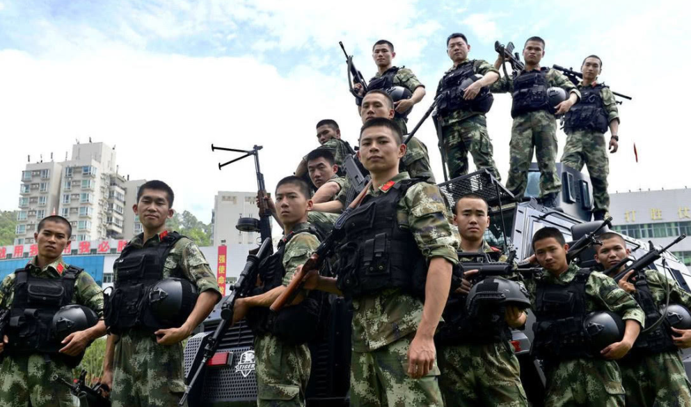 多年后才知道，在校大学生当兵和毕业生当兵的差距，不是一星半点