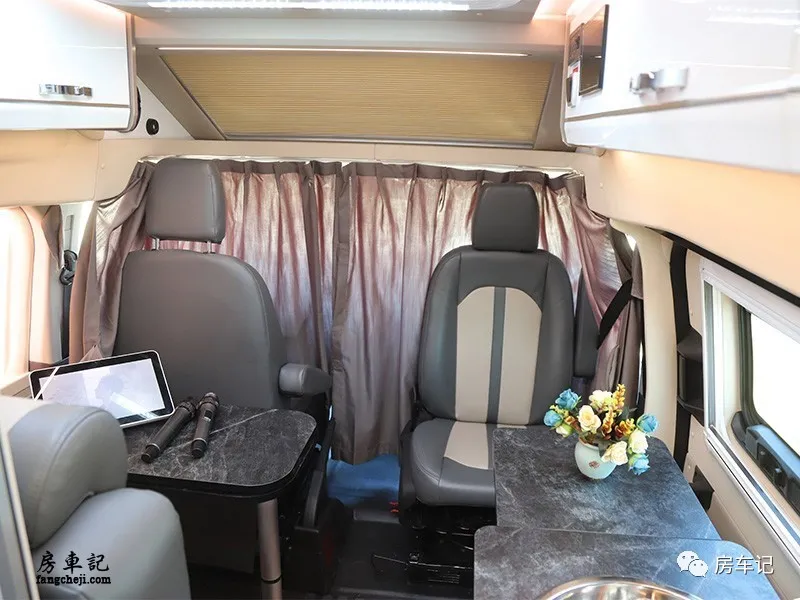 沿用轻客销冠车型,打造时尚B型房车,宇通B520售价36.8万