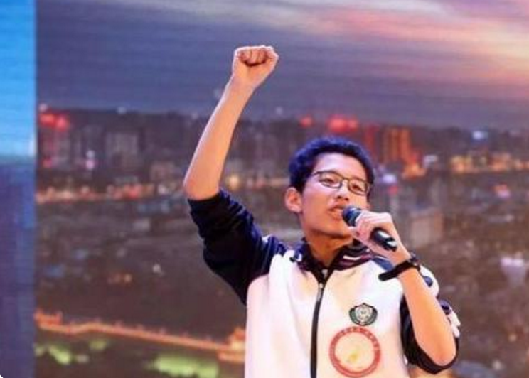 立志“拱白菜”的张锡峰，高考分数曝光，无缘清北遭网友奚落