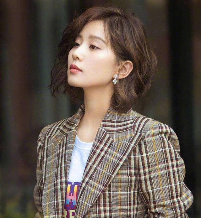 35一40岁发型减龄好看[30-35岁减龄烫发图片] - 行业资讯 - 八方所知