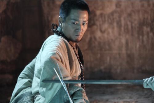 奇术融于剑术武功之中,花絮里详细介绍各种奇术,比如"暗器之王"余文乐