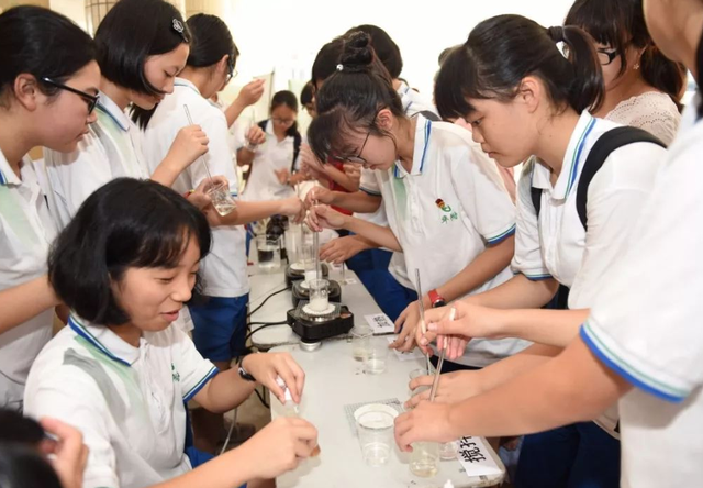 新高考模式第一年，这两科老师已出现“危机感”，或面临转行