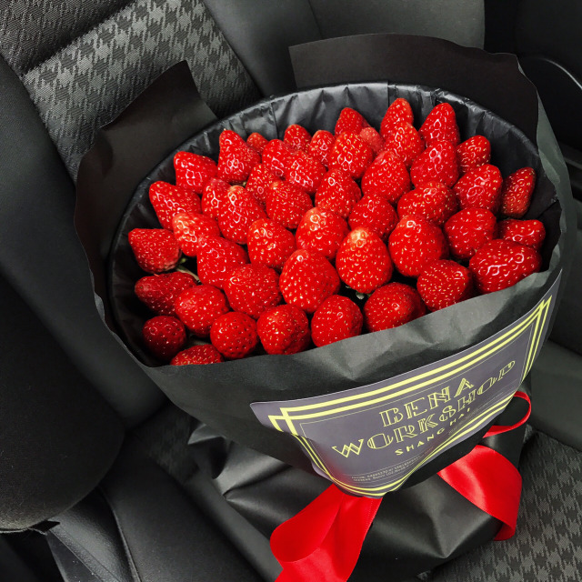 草莓花束一般包多少个草莓?三种包法最常用,你收到过哪种?
