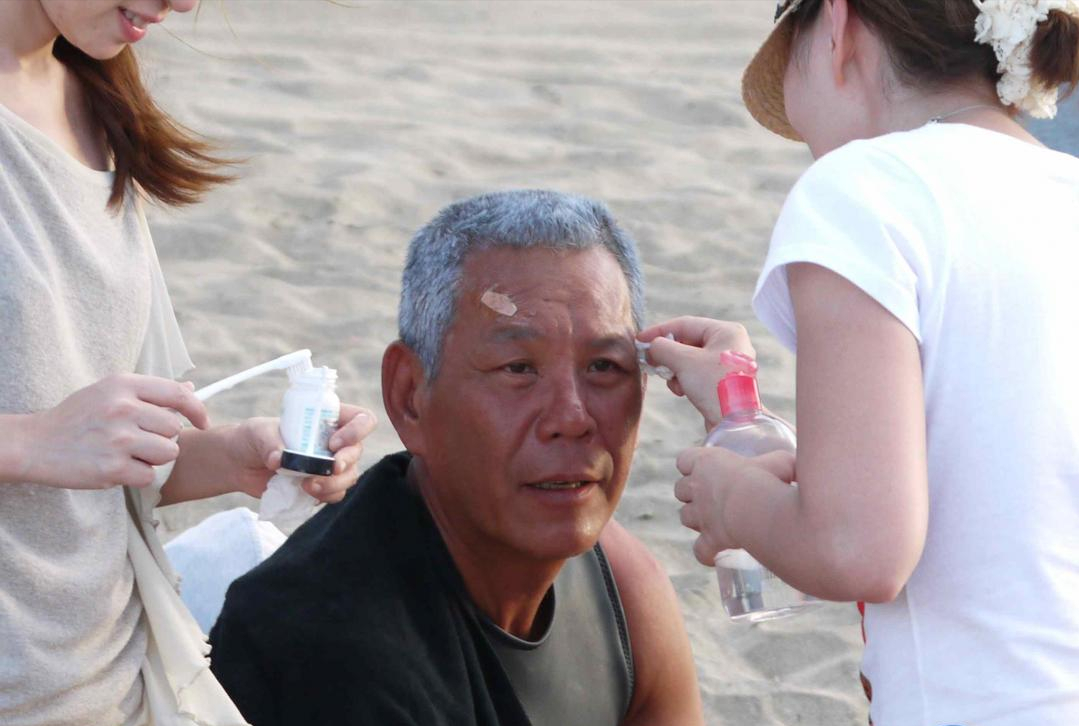 视帝龙劭华：被父母遗弃，被关鸡笼，拥有多段感情，68岁离世