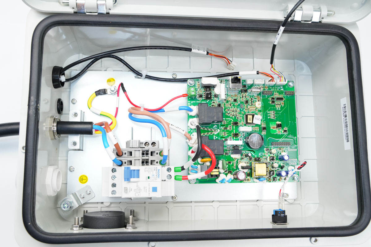 充電樁是如何工作的？拆一款7000W壁掛式交流充電樁看看
