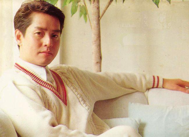谭咏麟含泪深情致歉，坦言多年亏欠妻子：她才是我此生最大的幸福