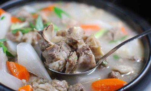 炖煮羊肉用什么调料好？清汤羊肉怎么做才好吃？答案终于来了