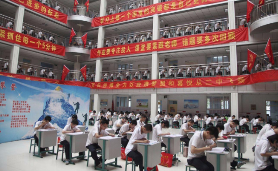 衡水中学曝光“学霸24小时日程表”，学生终于明白自己输在哪儿了