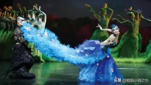 孔雀公主楊麗萍64歲無兒無女，皮包骨梅超風造型為哪般