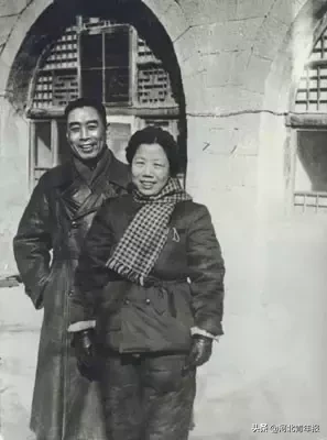 周总理逝世43周年，重温他与妻74封情书，他们的情话让人泪流满面