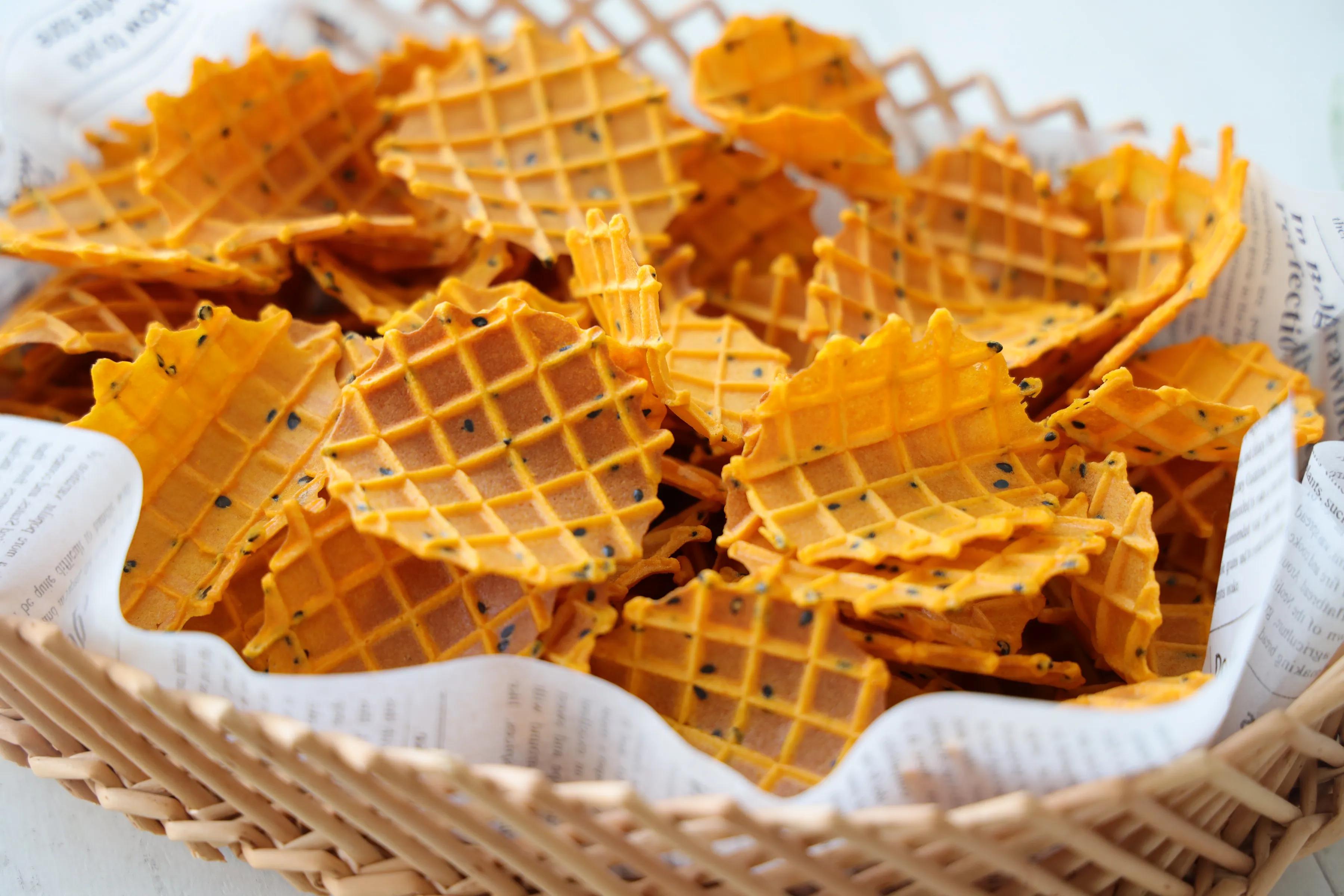 红薯别烤了，做成小零食，咬一口嘎嘣脆，不用油炸，比薯片还好吃