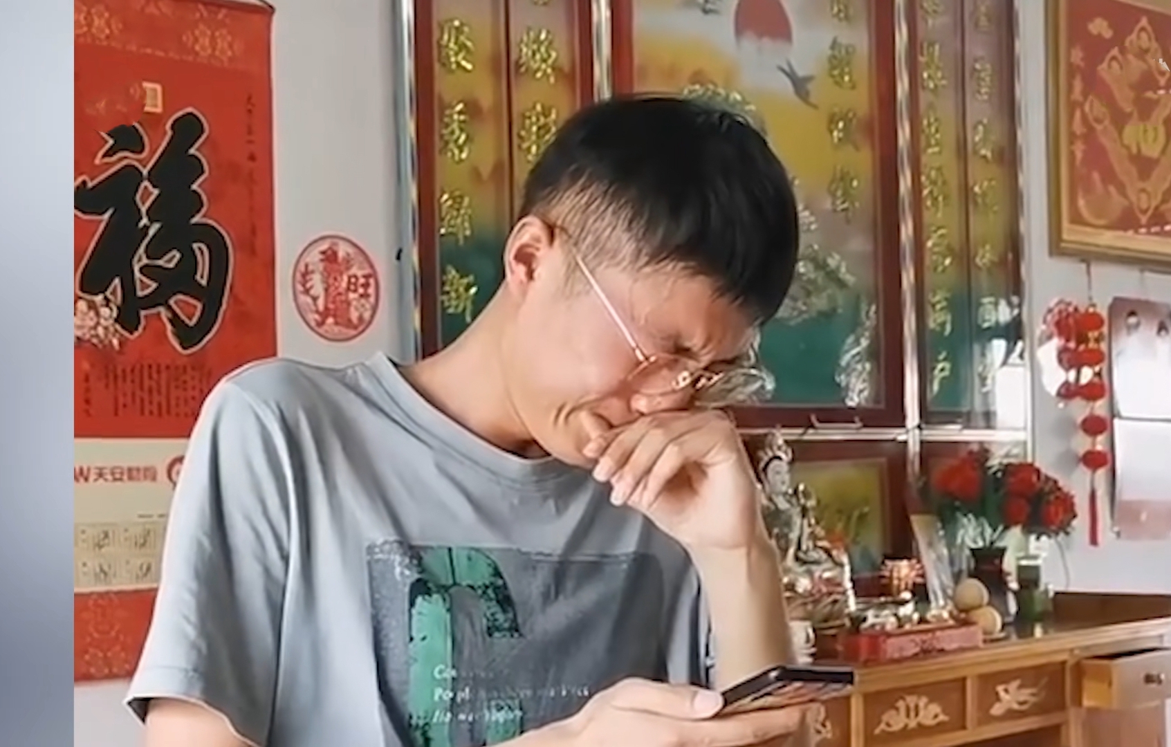 喜悦溢出屏幕！查到高考成绩后，考生到底有多激动？