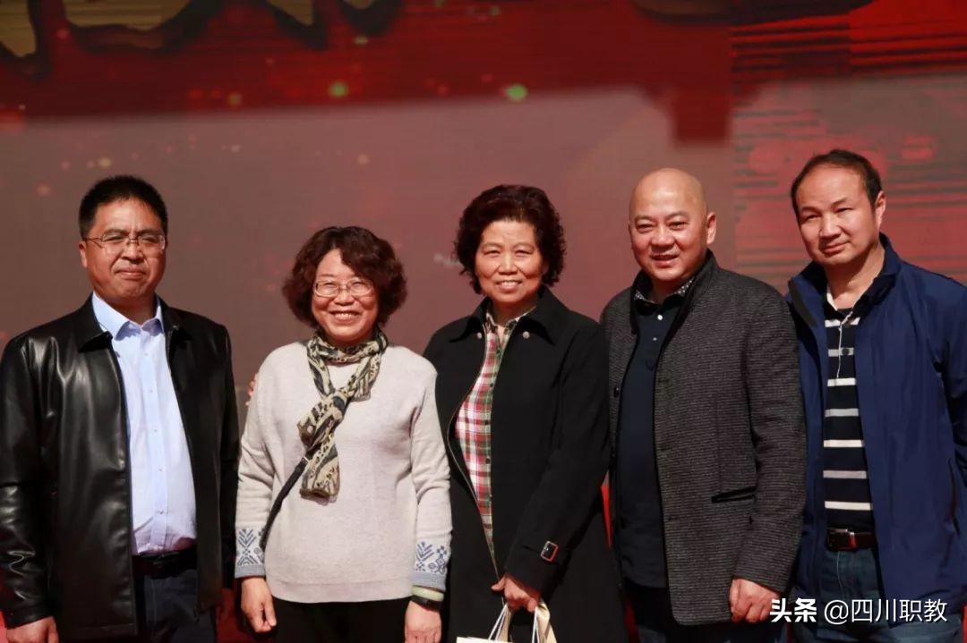 “90后”核级焊工回校祝贺，中国核工业唯一高职院校建校40年