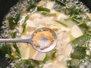 排油减脂好喝不胖，低脂低卡的海带豆腐汤