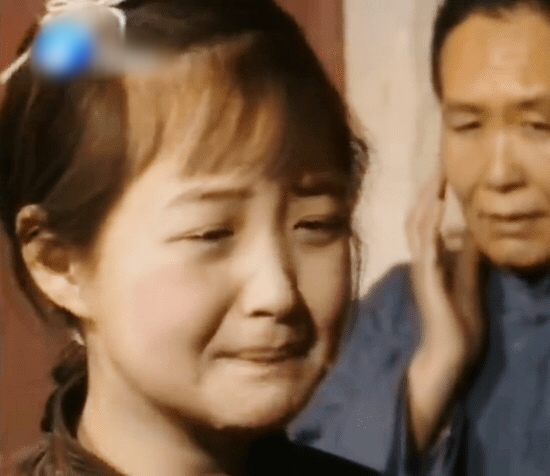 被韩红说二、情商负数的蒋欣37岁了，没考上大学的她为何能走红？