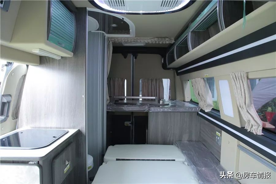 配全球十佳发动机的福特B型房车，日常坐6口，可上京牌不到30万