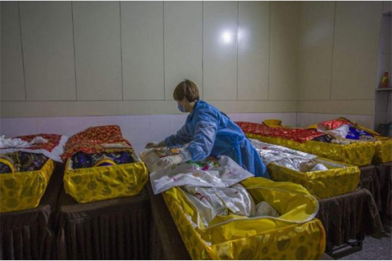 90后美女入殓师李淑萍：从不主动和人握手，一天只能缝合一具遗体