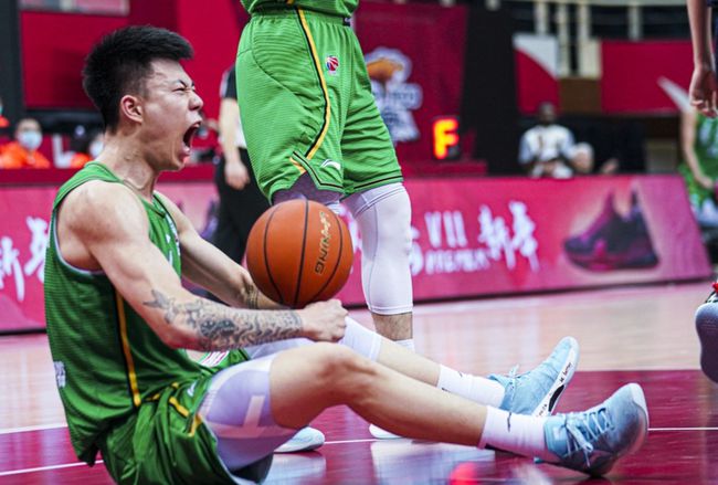 为什么华人很少进入nba(什么原因导致NBA再无中国面孔？)