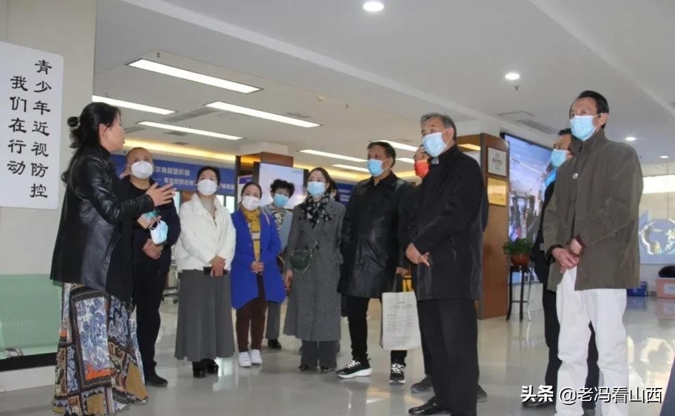 弘扬国学经典 品味书画艺术 太原市老年书画家协会走进爱尔眼科医院