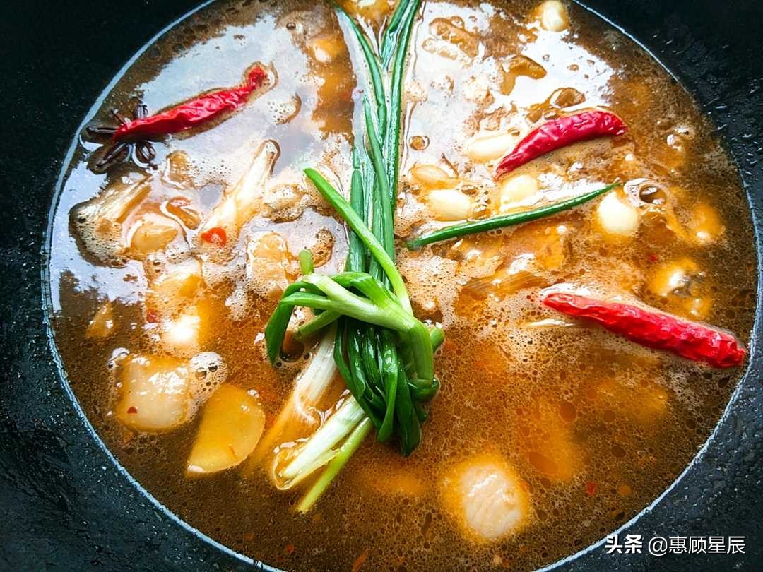 鱿鱼干怎样做最好吃？鱿鱼烧肉有妙招，鲜香脆嫩不腥，太爽了