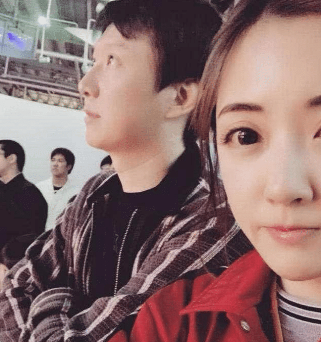 王思聪的风流情史，靠金钱征服了15个女人，如今却沦为了爱情舔狗