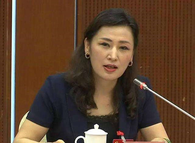 “最美女校长”姜虹：22岁大学任教，49岁成为汕头大学校长