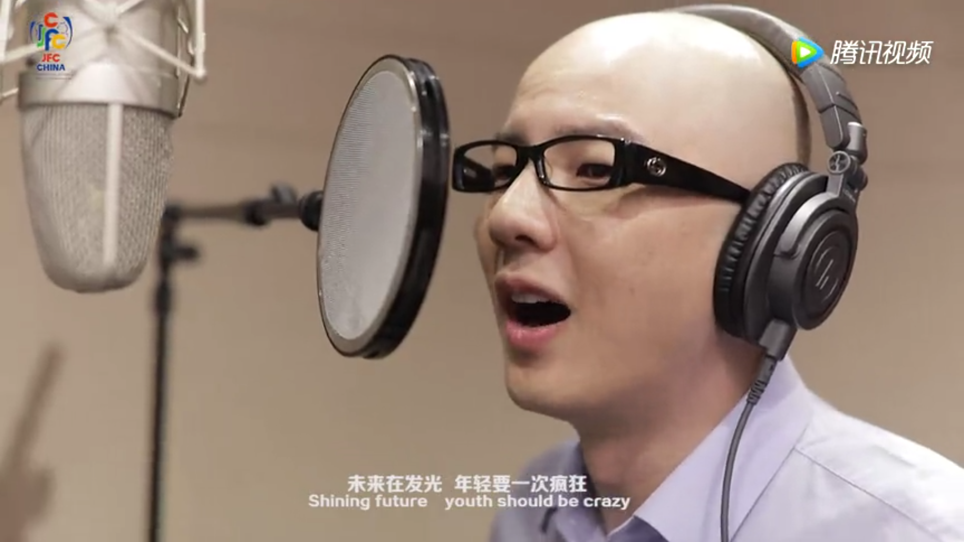 中超的主题曲叫什么(吹响足球追梦集结号 王健光揭秘JFC青锦赛主题曲《燃的青春》)