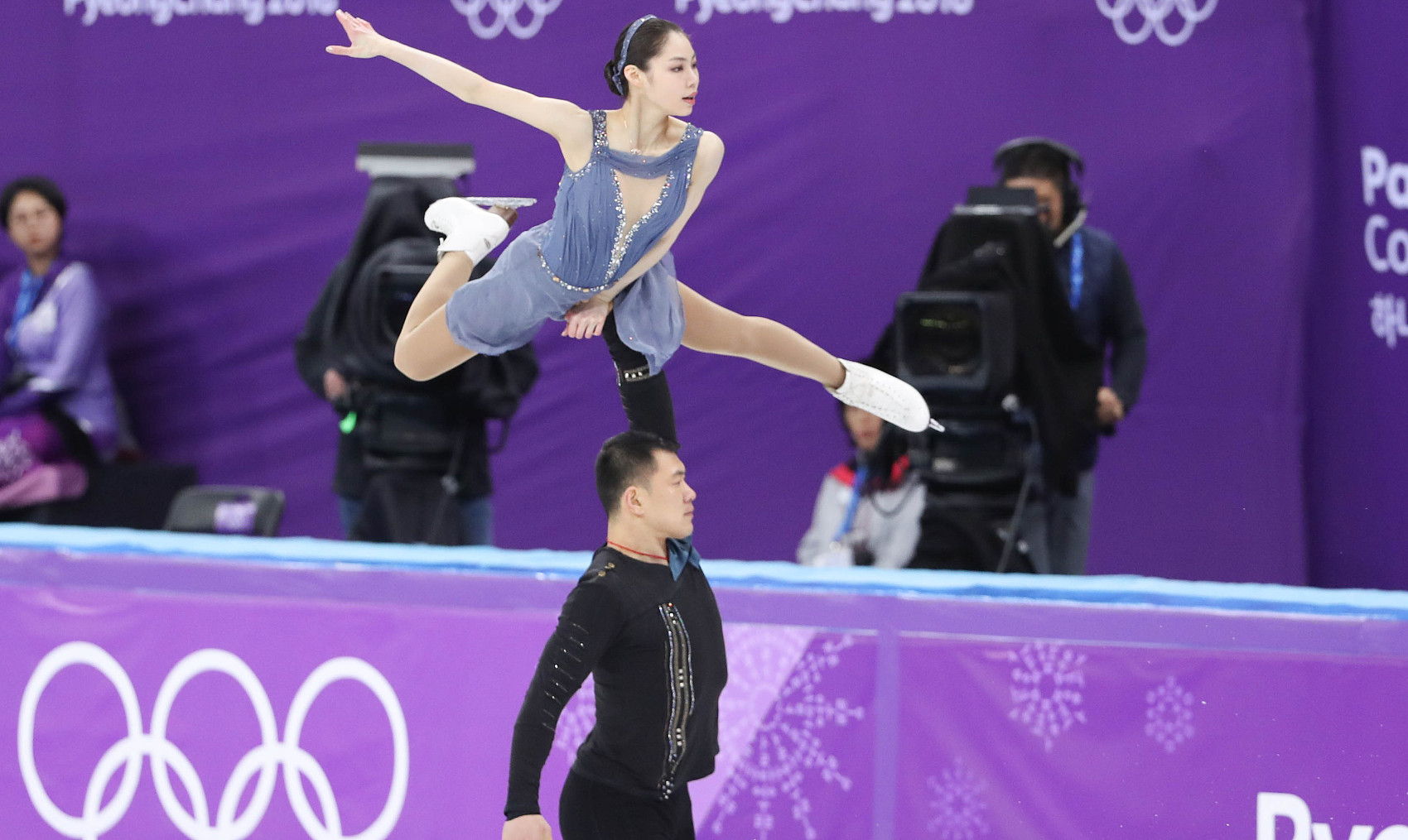 于小雨宣布退役(中国花滑名将宣布退役，曾两夺世青赛金牌，一场风波成为人生转折)