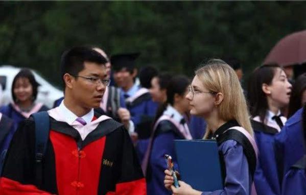 教育部表示禁止高考移民，外籍生顶着“中国脸”，或将不再吃香