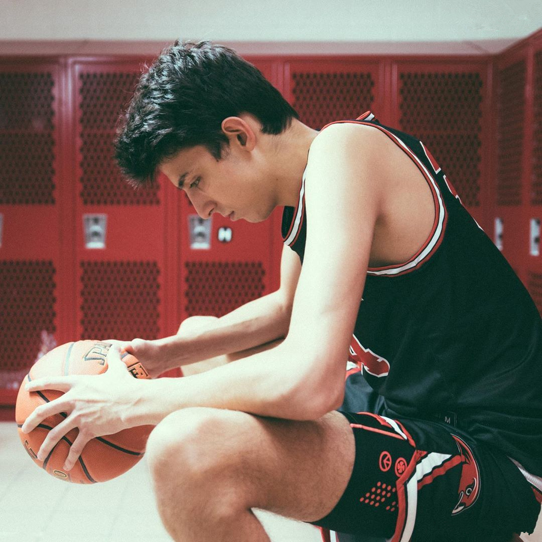 曾凡博会不会后悔？他刚放弃冈萨加大学，NBA选秀大热门就来了