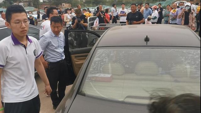 还记得那个梦想“拱白菜”的张锡峰吗？高考成绩公布，表现不俗