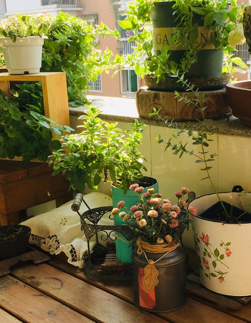 怎么把你家的阳台打造成一座花园?收好这些攻略和案例
