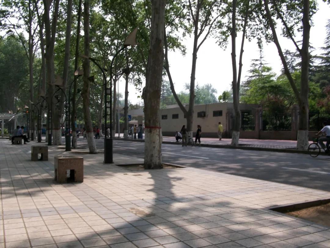 洛阳工学院（回味洛阳工学院北院的标志性建筑）