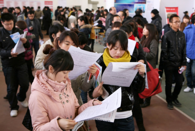 大专生到底算不算大学生？专科生屡遭质疑，教育部正面回应