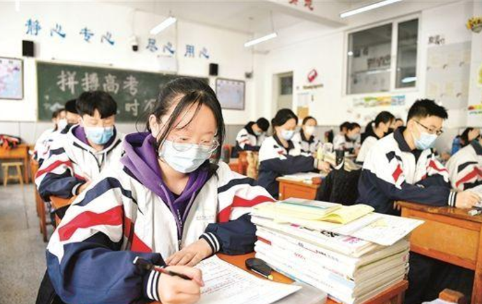 新政策出台，2022年高考增加“身份限制”，不符合要求将无缘高考