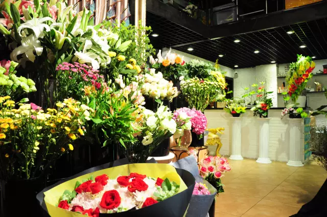 开个花店的利润怎么样有什么风险，4个诀窍让花店越来越赚钱？