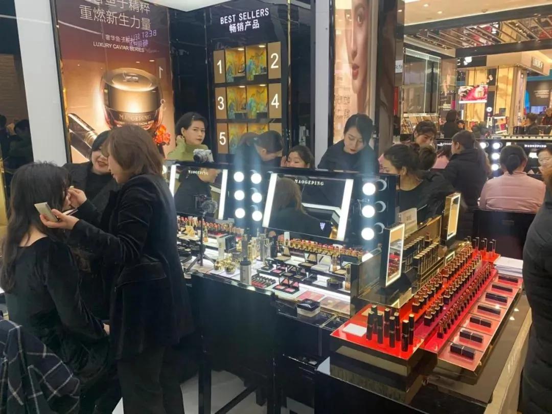 美妆博主“祖师爷”要冲刺A股了！他曾是剧团临时工