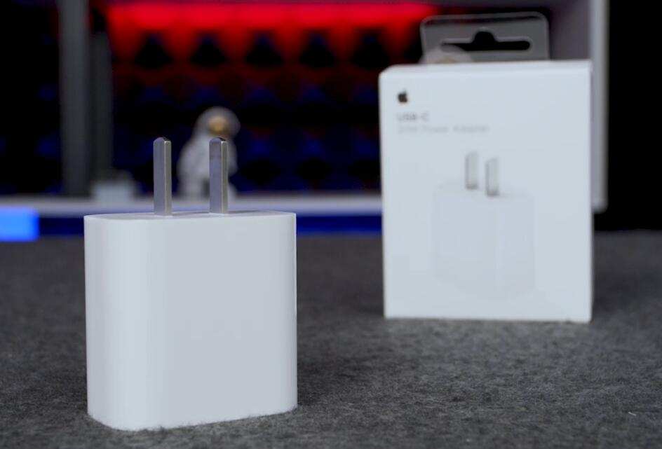 5款 iPhone 热门 20W 快充头，哪款最值得买？