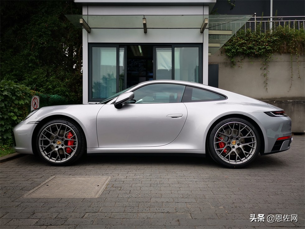 运动实用样样精通的豪华跑车 保时捷 911Carrera S