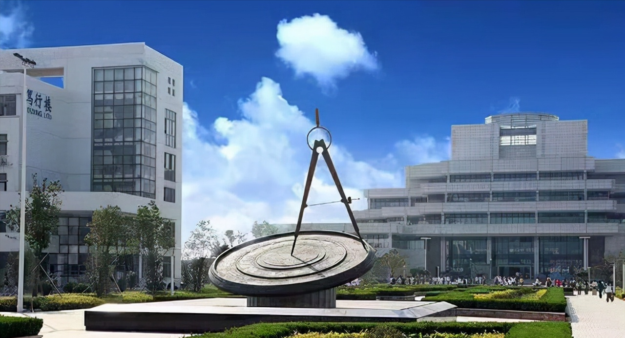 江苏有一所高校宣布“改名”，新名字“高大上”，在校生们有福了