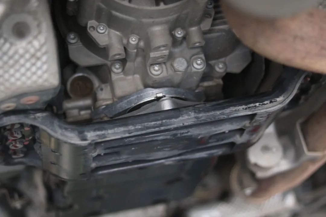 怪兽修车：翻新一辆15年奔驰GLK260，最终满血复活变新车