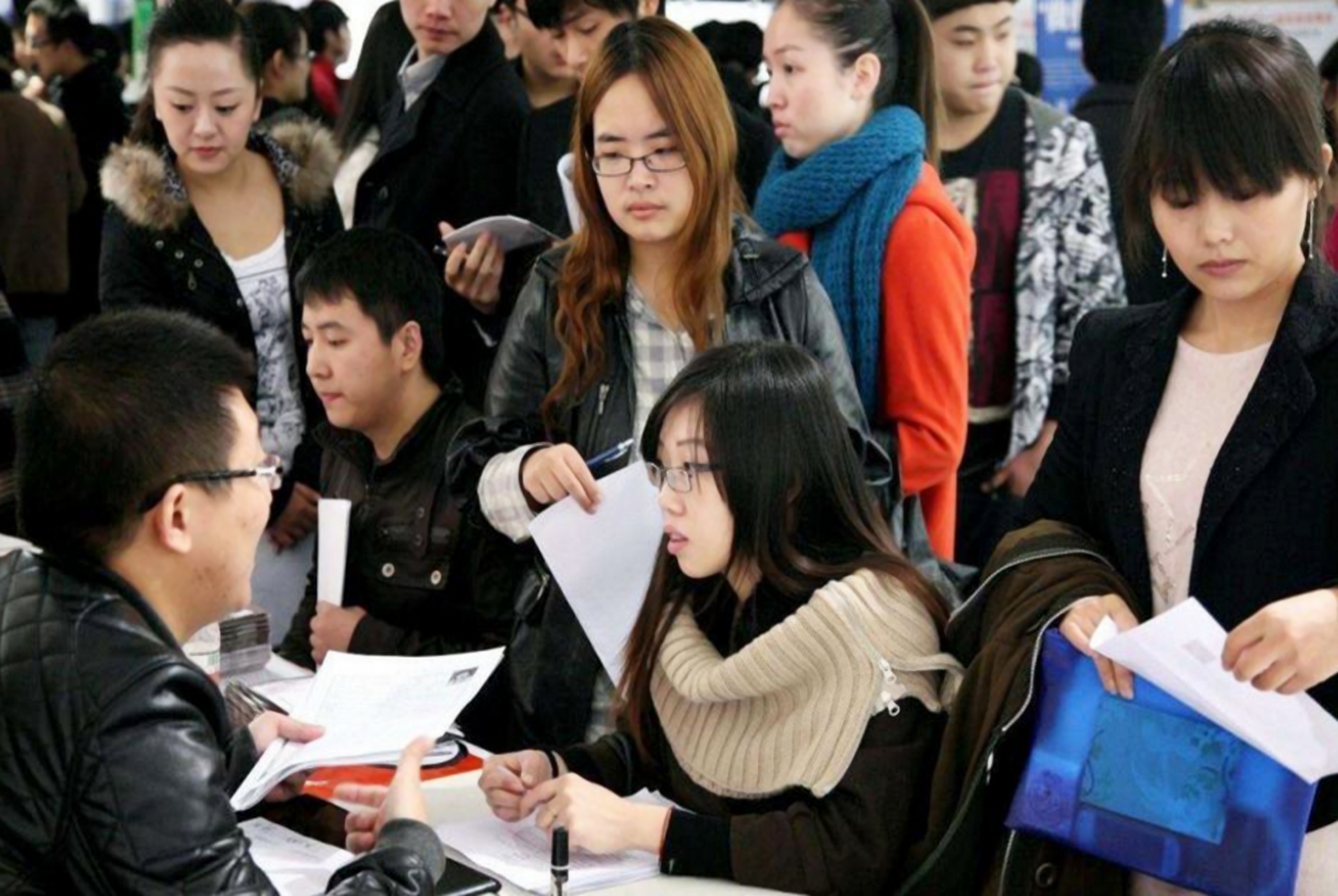 2021高考全国卷作文，想“跑题”都难，《觉醒年代》观后感？