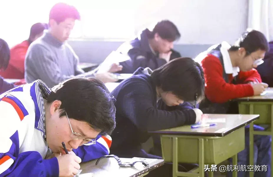 45张照片，几代人的高考记忆