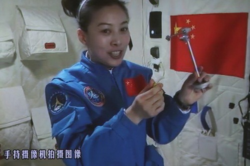 最美航天员王亚平两次登上太空，为什么41岁了看上去还像20岁？