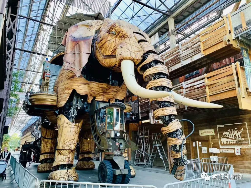 机器时代的梦想制造者，12米高的机械巨象重50吨，能载50人前行
