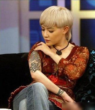 因男友而割掉子宫？从儿歌领唱到叛逆歌者，范晓萱如今过得怎样？