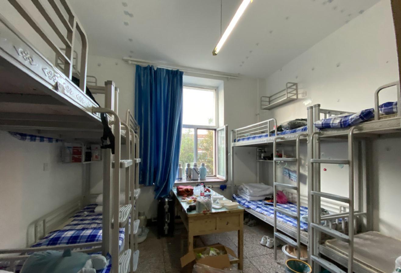 南开大学“夫妻宿舍”yyds：住宿费一年才2400元，高校宿舍天花板