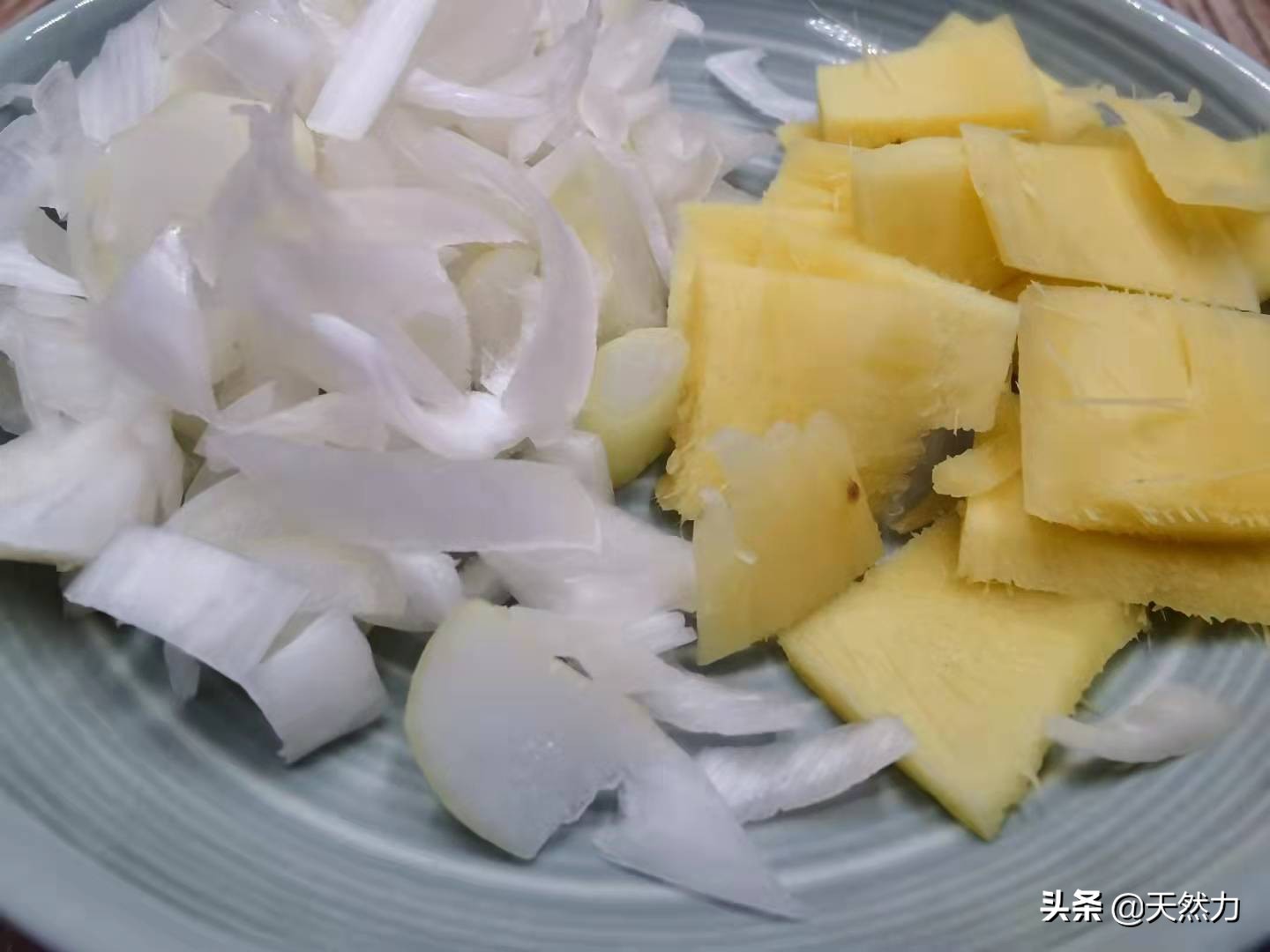 木须肉是传统的经典名菜，做法简单，步骤是关键，看一遍就能学会