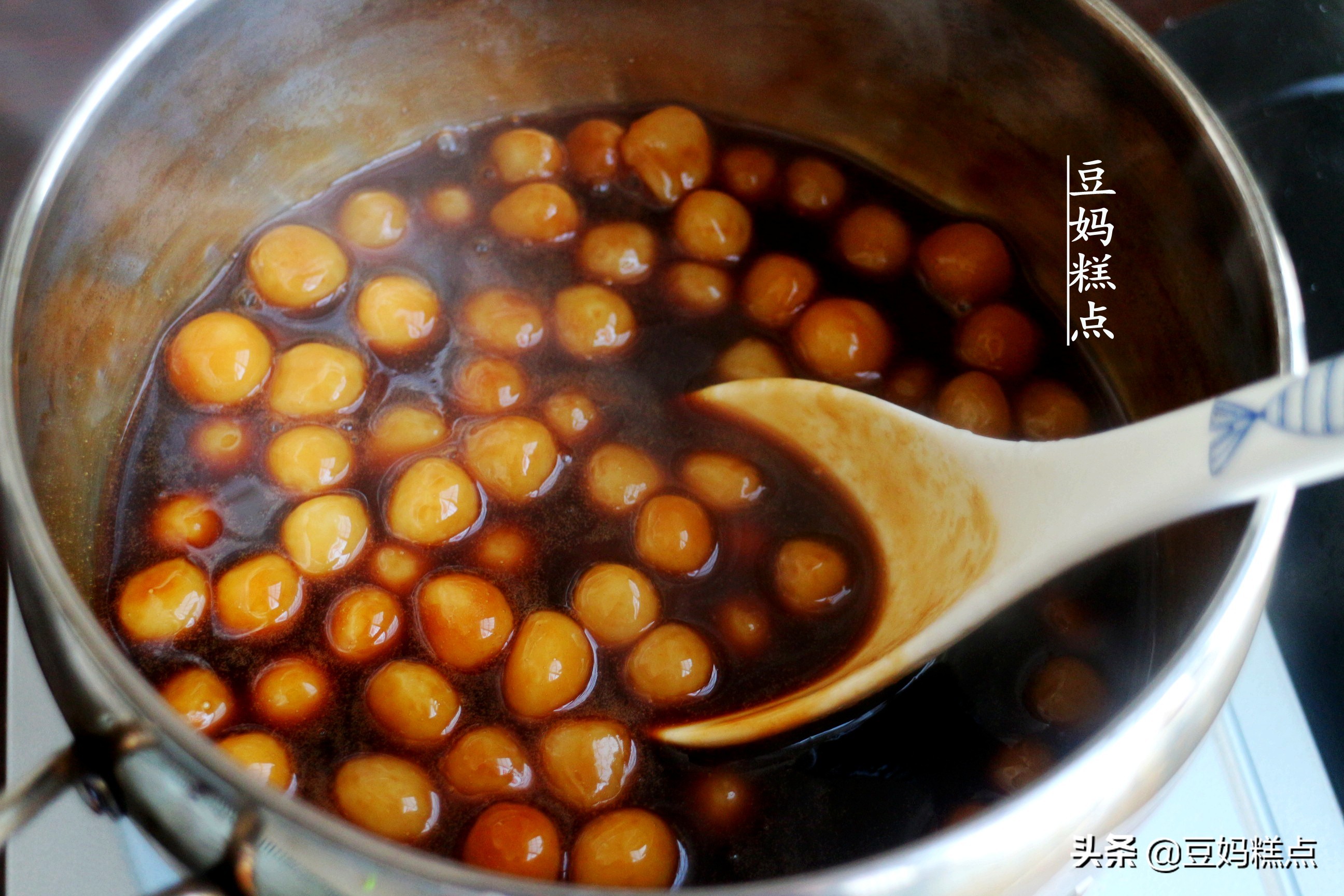 红糖小丸子(按照这样做出来的小丸子软糯香甜)